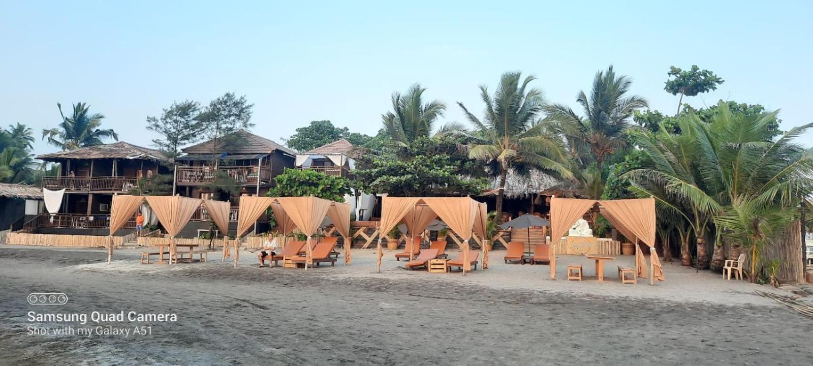 Hotel Sinq Beach Morjim Exterior foto